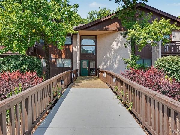 1410 Heritage Landing, Unit 305, St Charles, MO 63301
