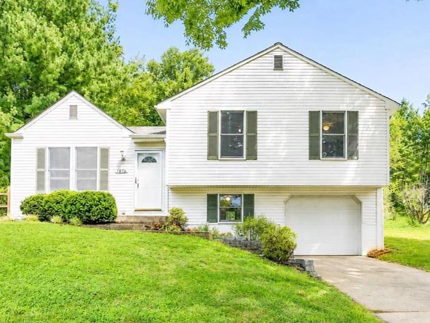 7876 Red Jacket Way, Jessup, MD 20794 Main Photo