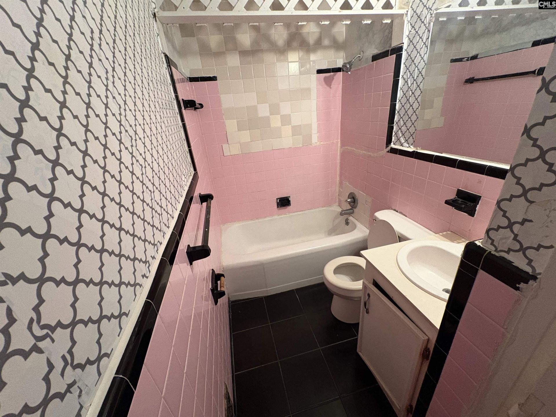 2419 Center Street Photo 4