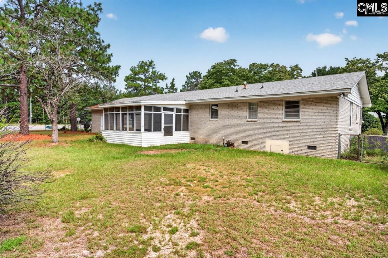 1101 W Fairhill Drive  Photo 16