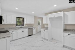1101 W Fairhill Drive  photo 4