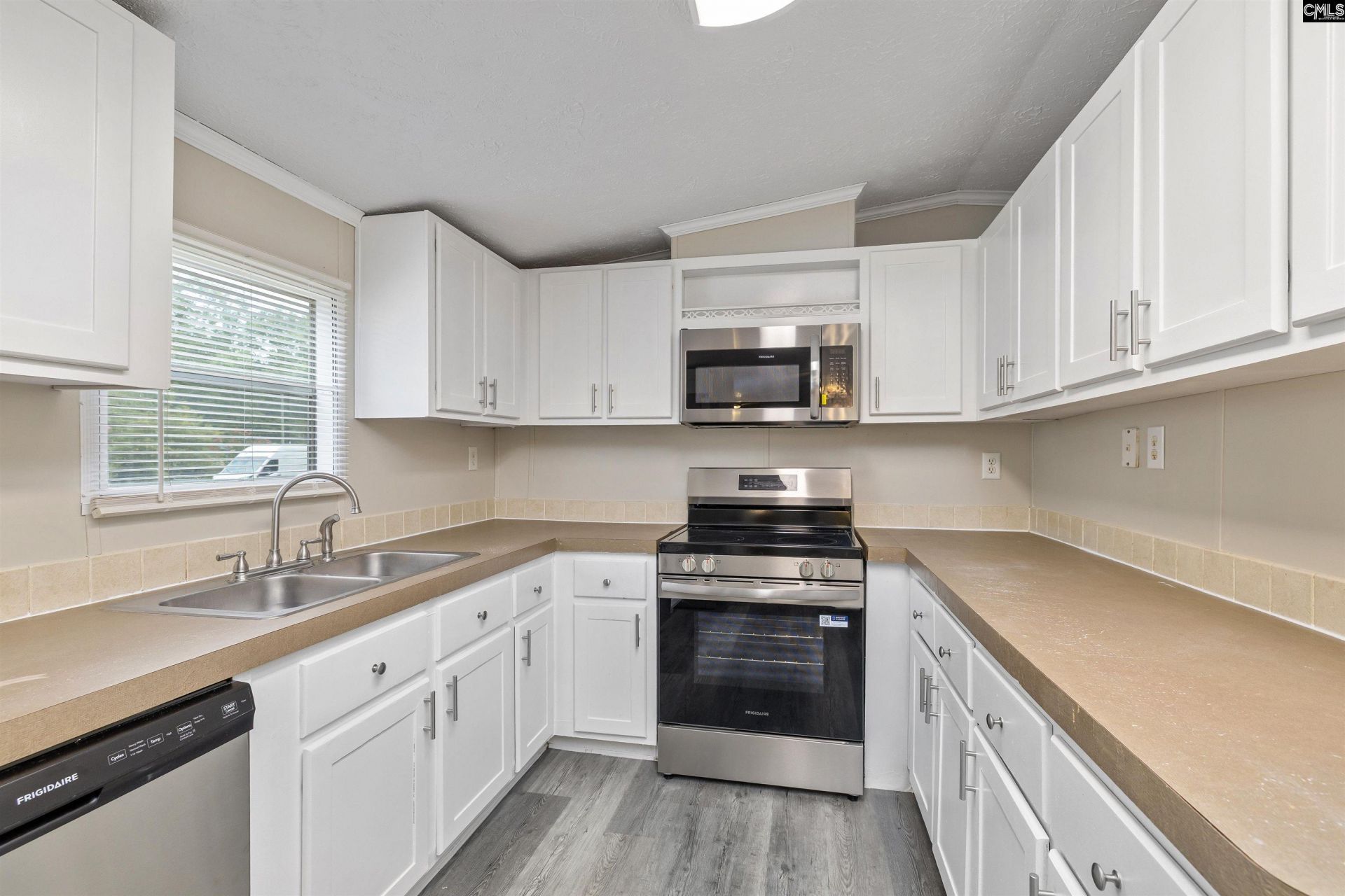 5225 Christine Drive  Photo 11