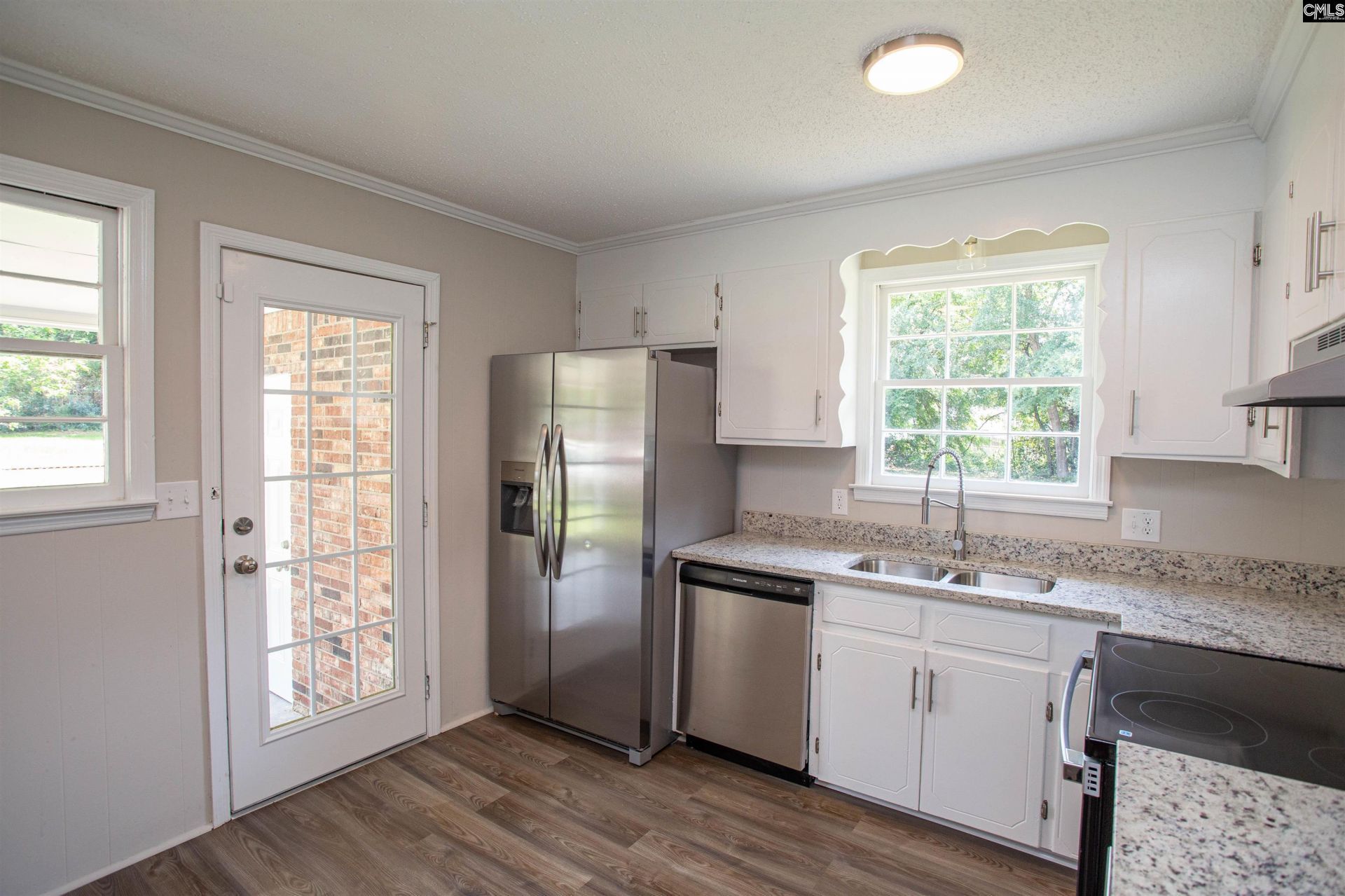 2112 Bateman Boulevard  Photo 5