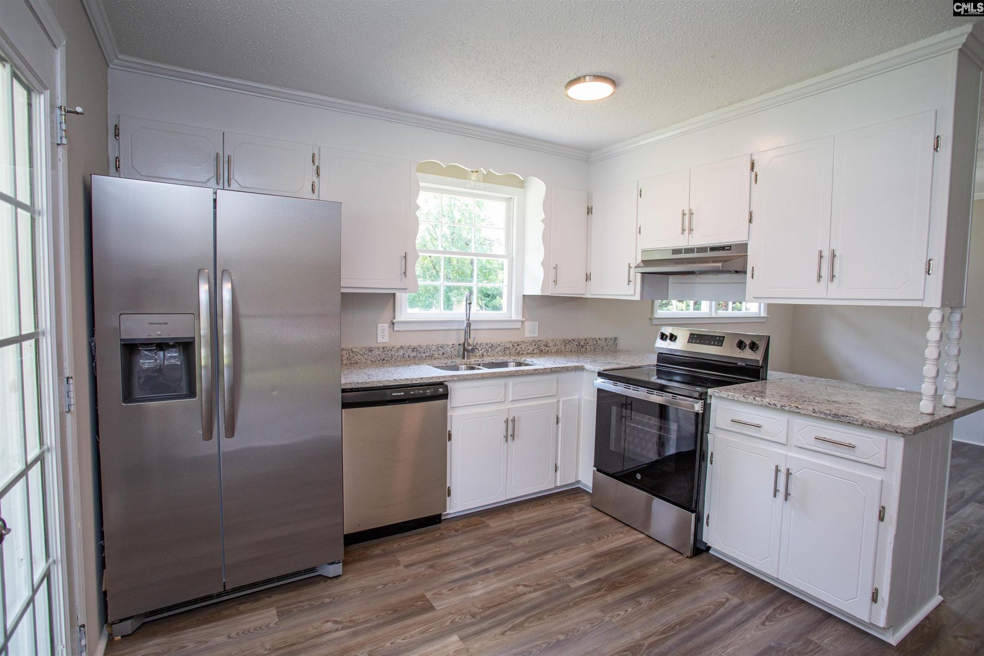 2112 Bateman Boulevard  Photo 6