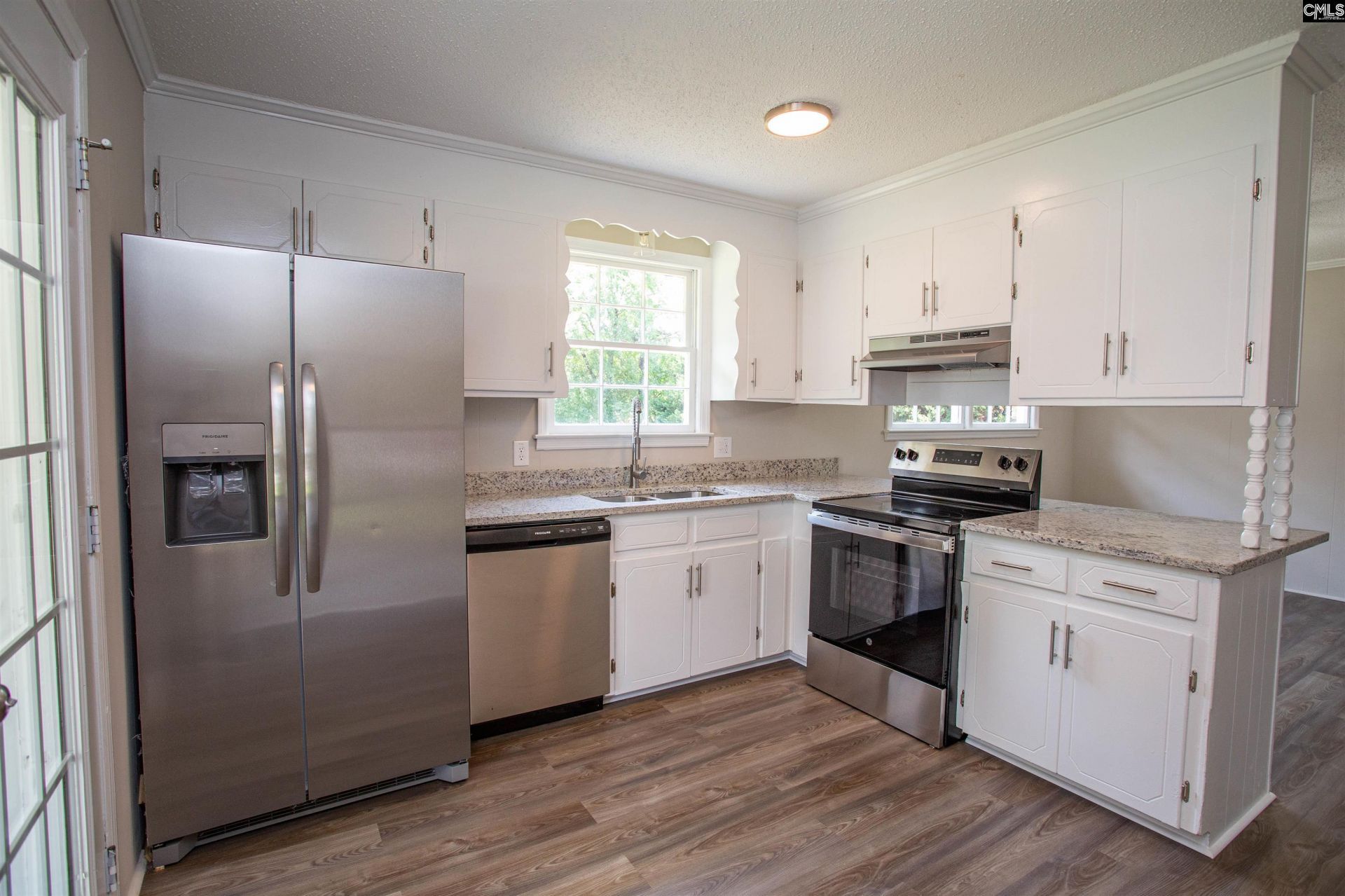 2112 Bateman Boulevard  Photo 7