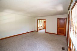 1411 Woodlawn Drive  photo 4