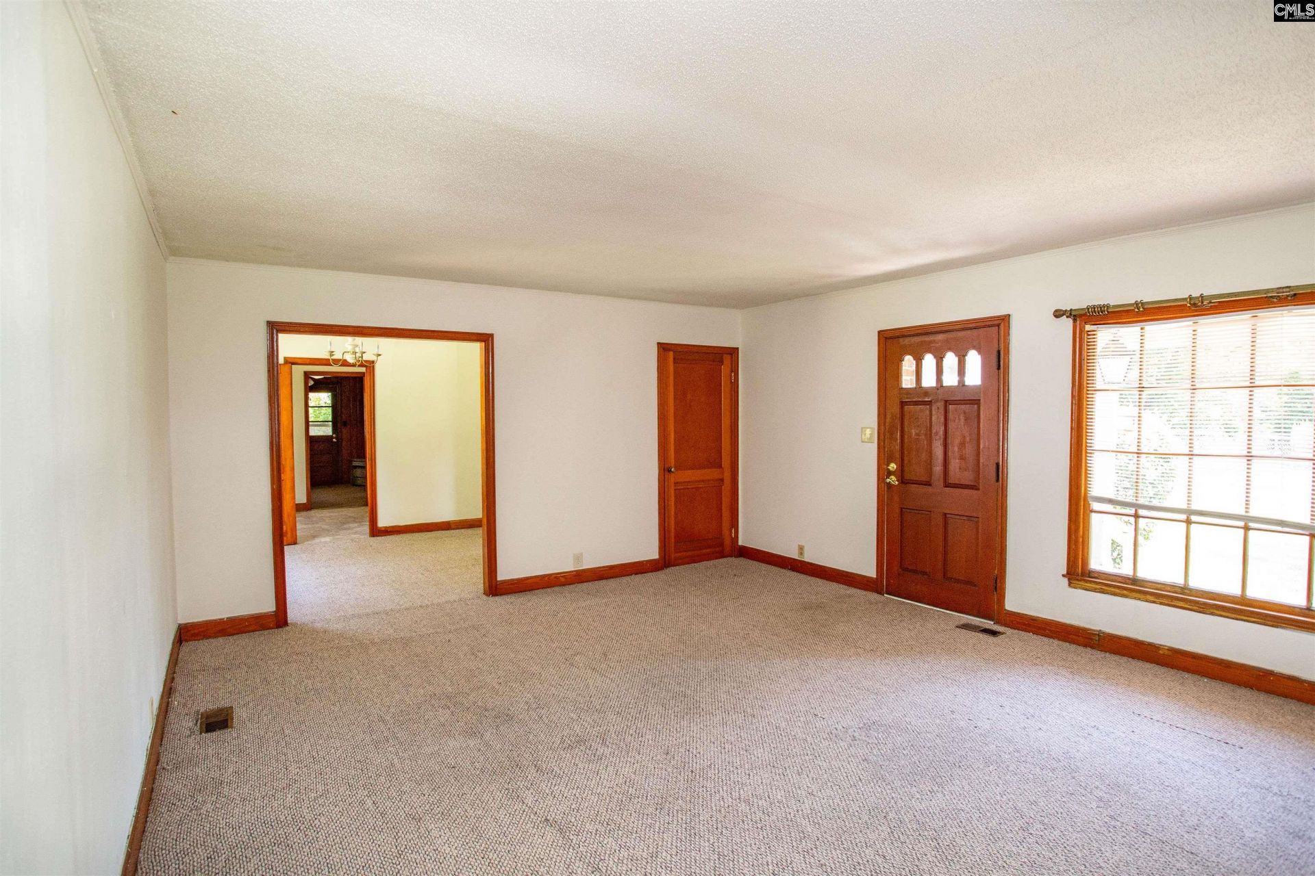1411 Woodlawn Drive  Photo 4