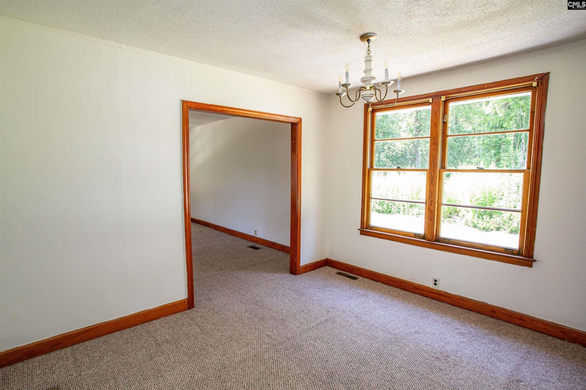 1411 Woodlawn Drive  Photo 6