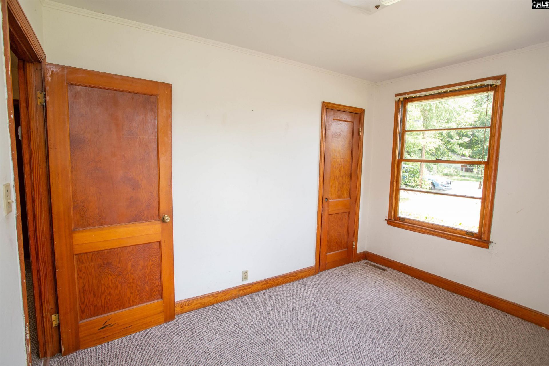 1411 Woodlawn Drive  Photo 8