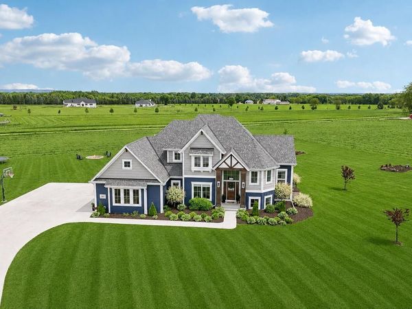 560 Cedar LANE, Summit, WI 53066