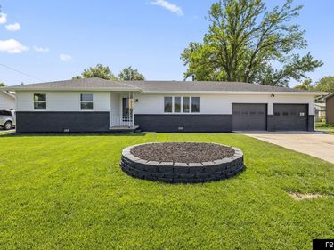 1855 E 16th Street, Fremont, NE 68025