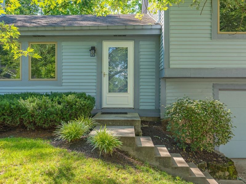 8259 Ravenwood Way, West Chester, OH 45069 Photo 2