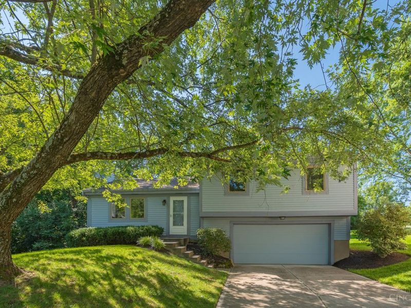 8259 Ravenwood Way, West Chester, OH 45069 Photo 3