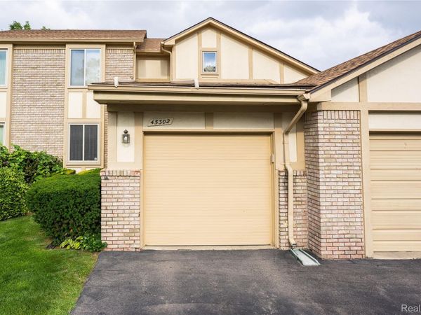 45302 Manor Drive, Shelby Township, Mi 48317