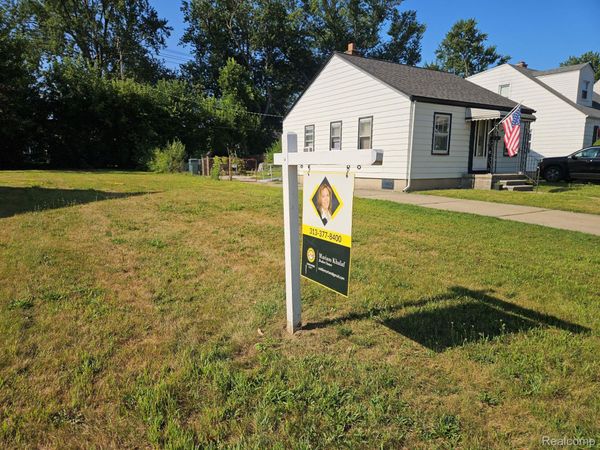 24705 Cooke Street, Dearborn, Mi 48124