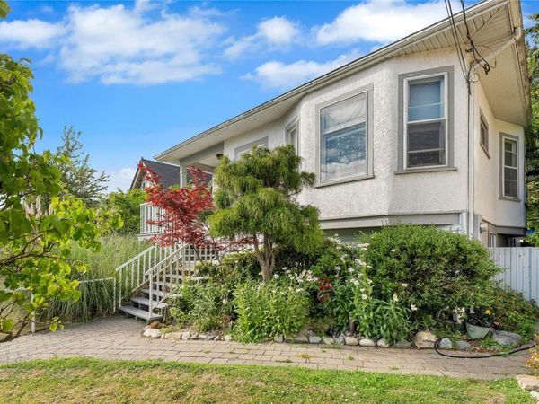 384 Burnside Rd E, Victoria, BC V9A 1A5