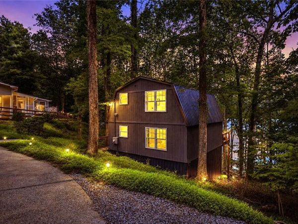 6995 Lakeside Place , Gainesville, GA 30506