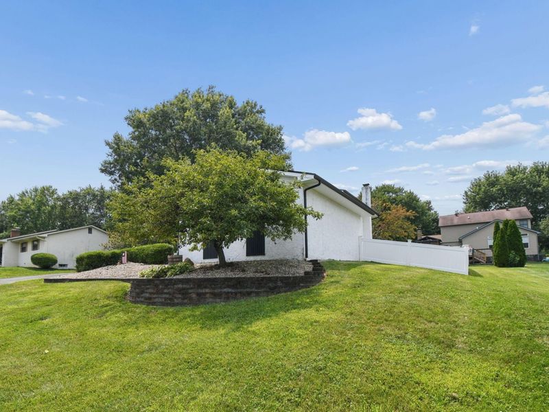 34 Carnation Place SW, Etna, OH 43062 Photo 4