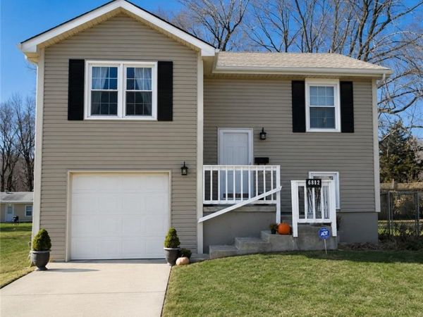 418 N Prairie Street, Liberty, MO 64068