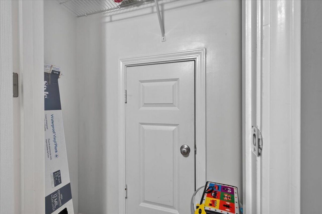 9257 Ayscough Road Photo 29