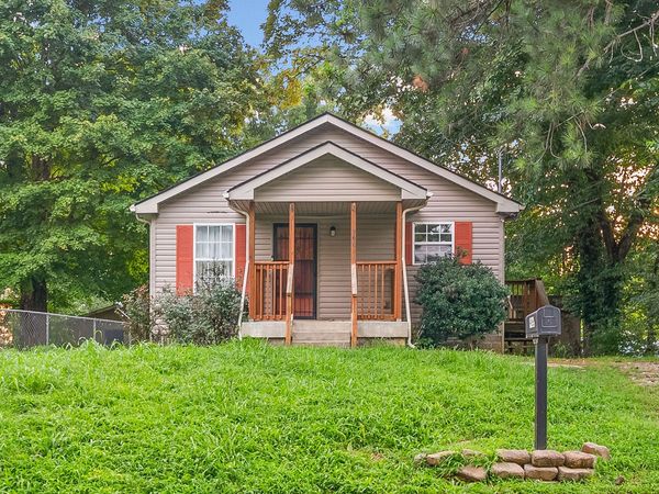 966 Greenwood Ave , Clarksville, TN 37040