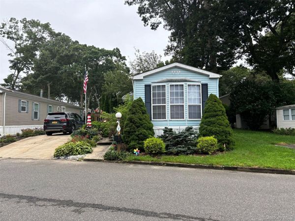 1661 Old Country Road , Unit 189, Riverhead, NY 11901