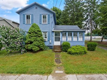 37 E Oneida Street, Baldwinsville, NY 13027