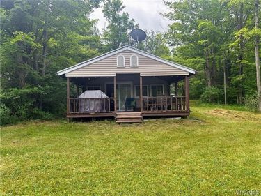 69 Foxtrail, Varysburg, NY 14167