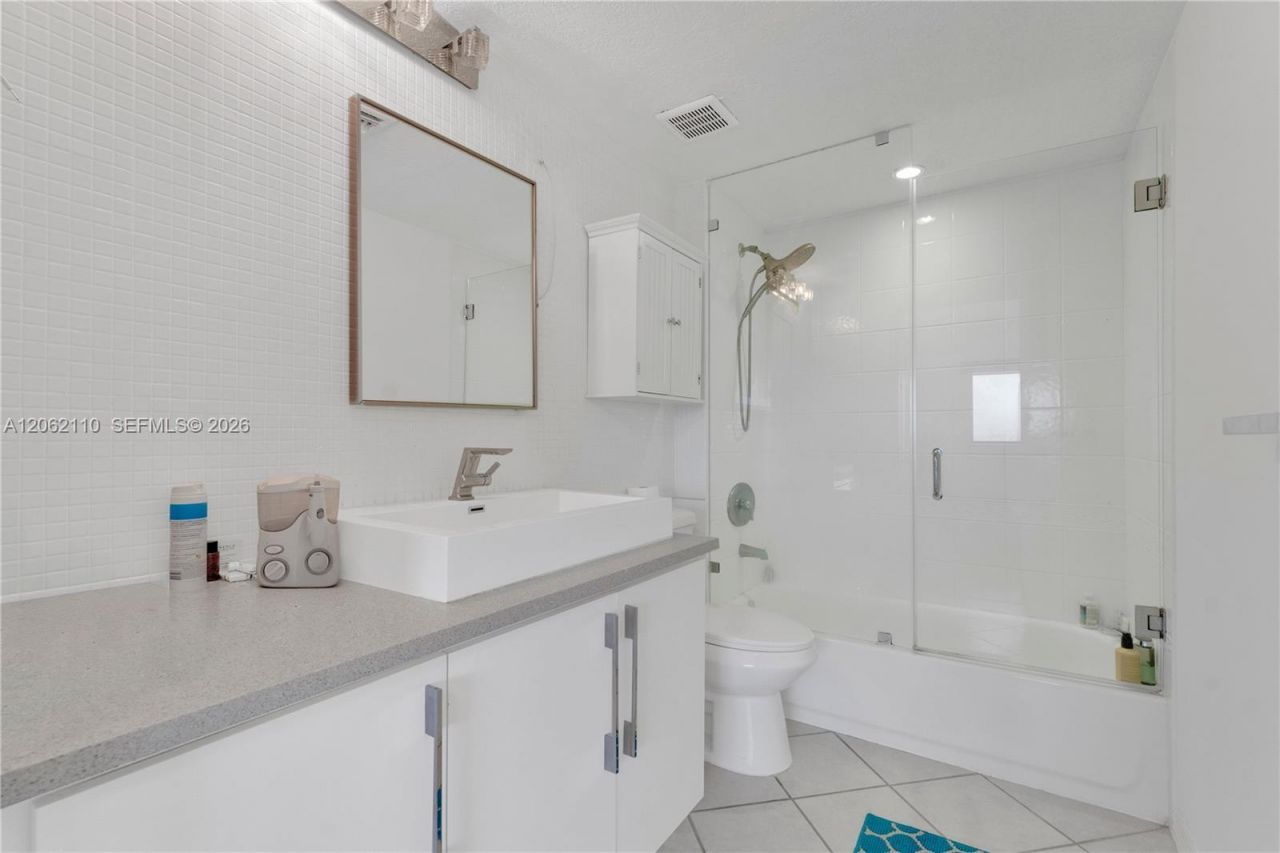 3500 Coral Way, Unit PH-10, Miami, FL 33145 Photo