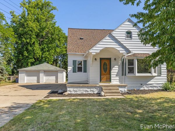 1705 Richmond Street NW, Grand Rapids, MI 49504