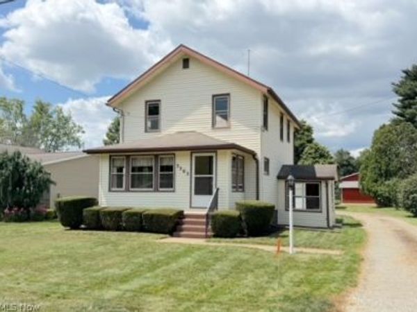 3503 South Avenue SE, New Philadelphia, OH 44663
