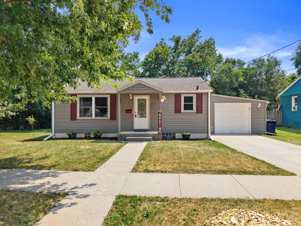 1315 Gartland AVENUE, Janesville, WI 53548
