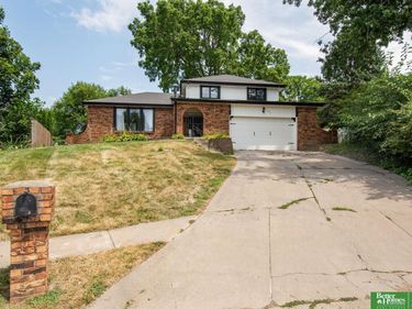 511 S 150th Circle, Omaha, NE 68154