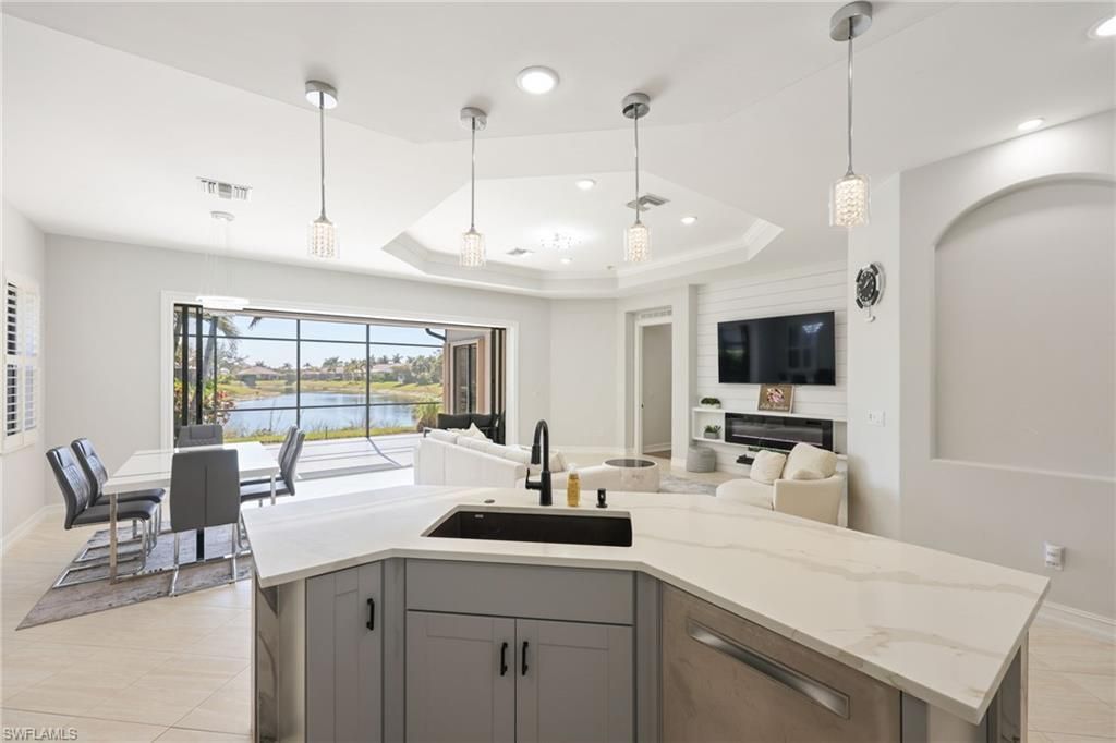 1419 Serrano Cir, Naples, FL 34105 Photo