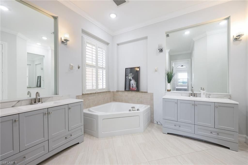 1419 Serrano Cir, Naples, FL 34105 Photo