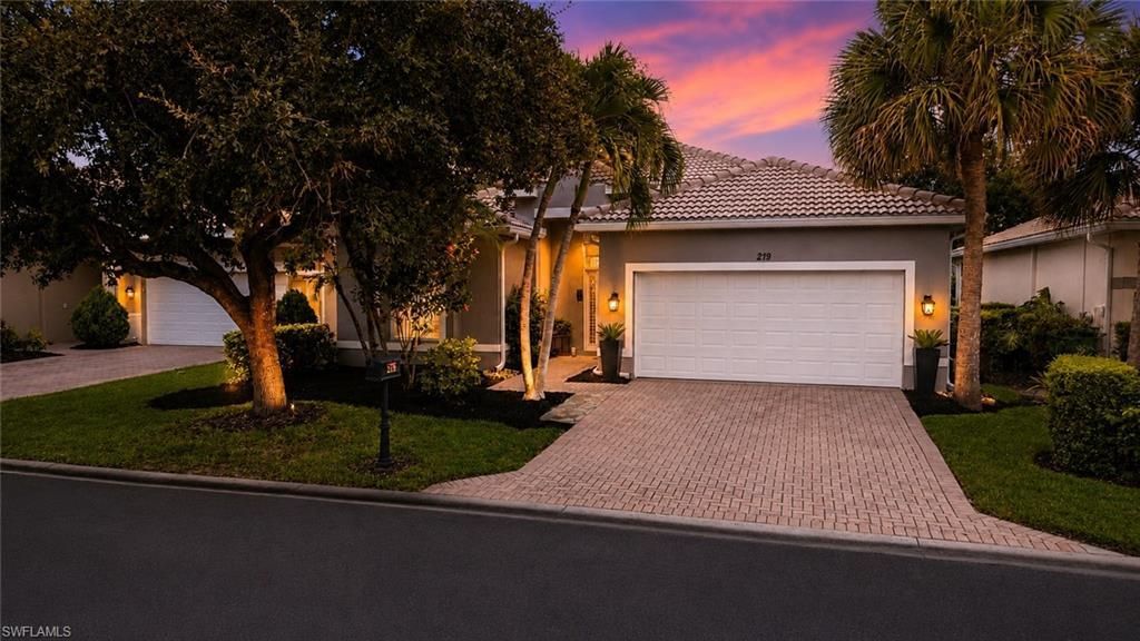 219 Glen Eagle Cir, Naples, FL 34104 Photo