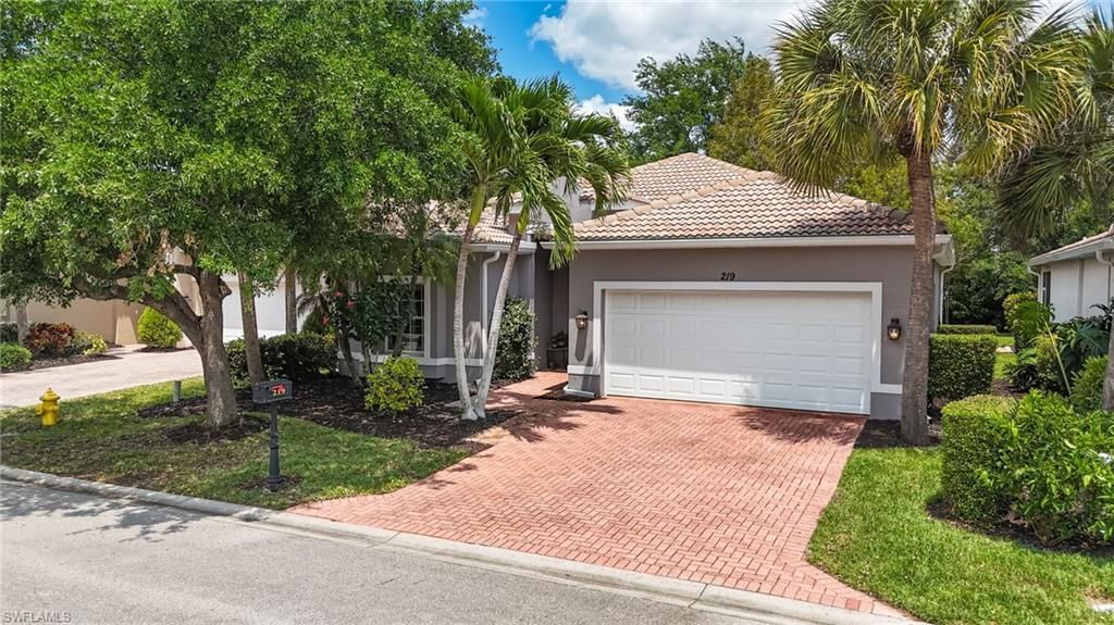 219 Glen Eagle Cir, Naples, FL 34104 Photo