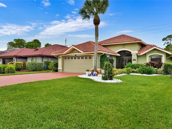5866 Westbourgh CT, NAPLES, FL 34112