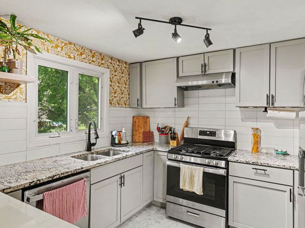 6356 48th Street N, Oakdale, MN 55128