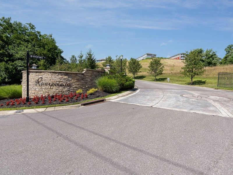 378 Riverpointe Drive, Unit 1, Dayton, KY 41074 Photo 2