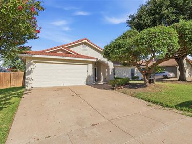 7909 Hayfield Court, Fort Worth, TX 76137
