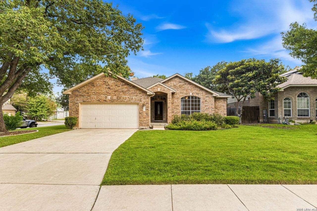 16419 Pemoak Dr, San Antonio, TX 78240 Main Photo