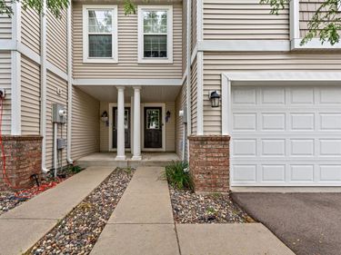 4991 Bluff Heights Trail SE, Prior Lake, MN 55372