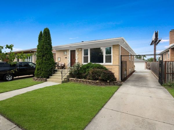 8534 S Keating Avenue , Chicago, IL 60652