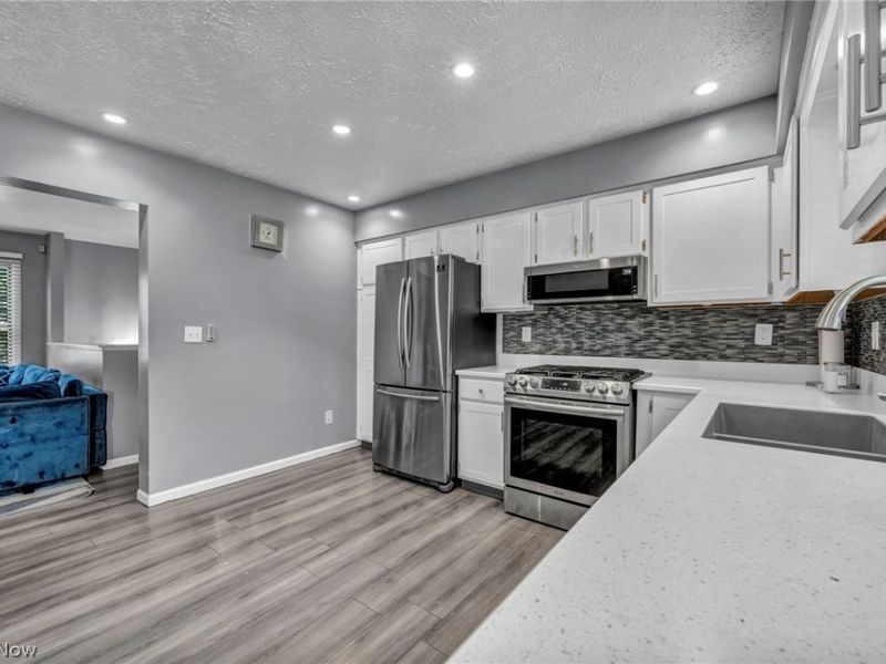 19020 Watercrest Avenue , Maple Heights, OH 44137 Photo 18