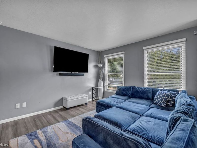 19020 Watercrest Avenue , Maple Heights, OH 44137 Photo 8