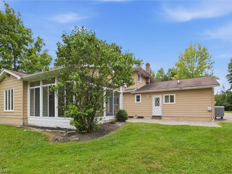 11425 Peach Tree Drive , Chesterland, OH 44026 Photo 3