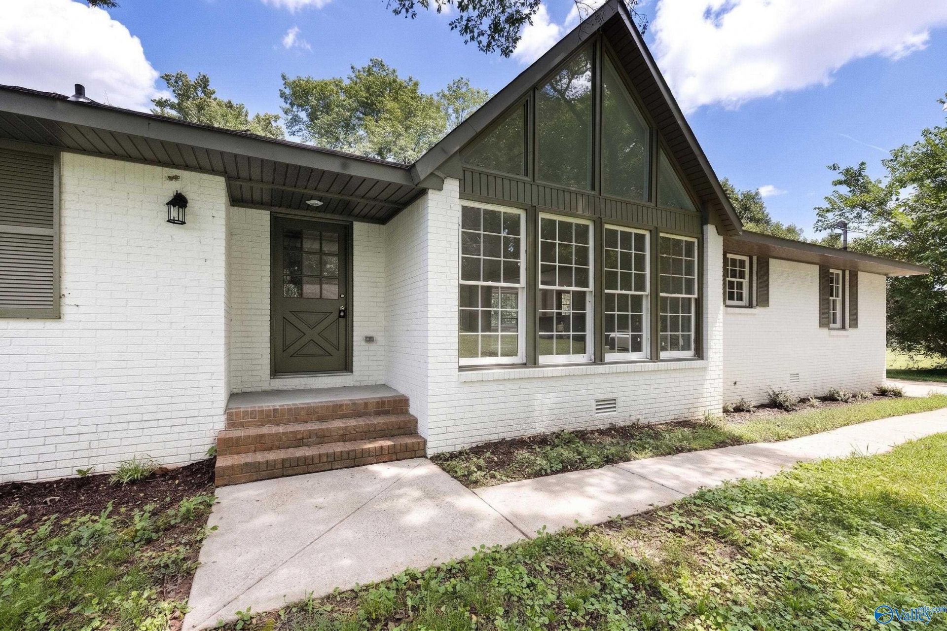 3824 Timbercrest Drive Nw, Huntsville, AL 35810 Main Photo