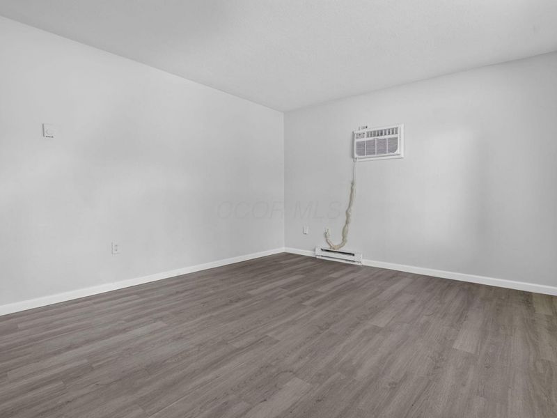 5401 Adderley Avenue , Columbus, OH 43232 Photo 13