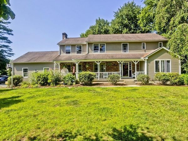 82 Pilgrim Rd, East Longmeadow, MA 01028